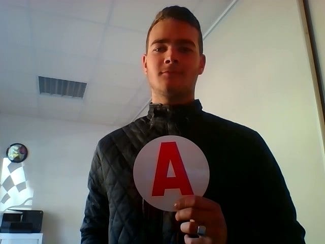 Bravo Quentin pour l’obtention de son Permis!!!!!!!!!